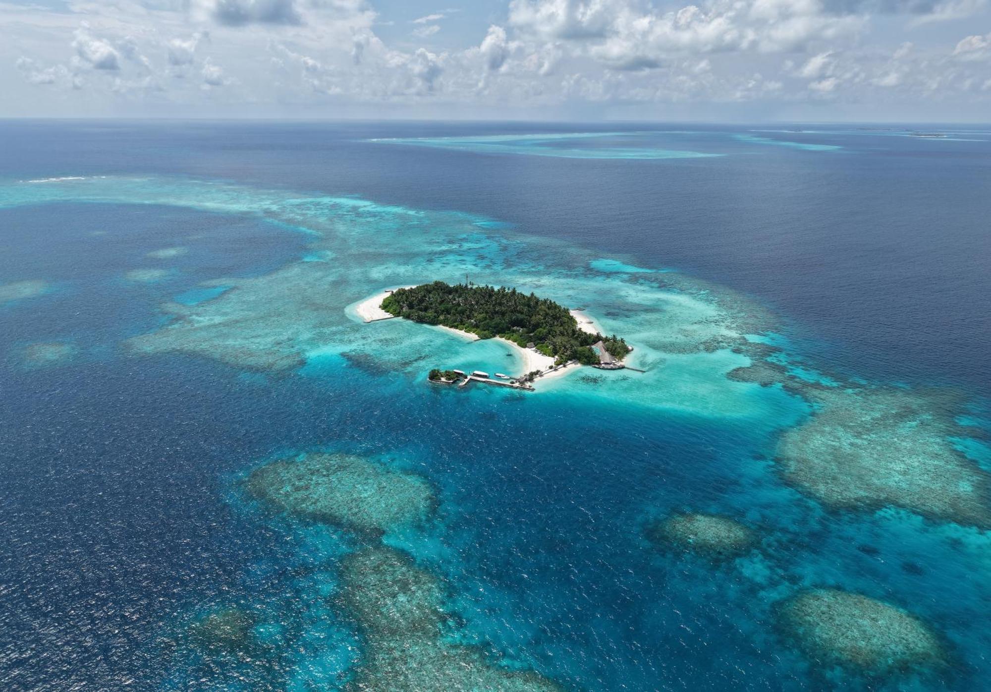 Resort Makunudu Island- An Intimate Hideaway 4*