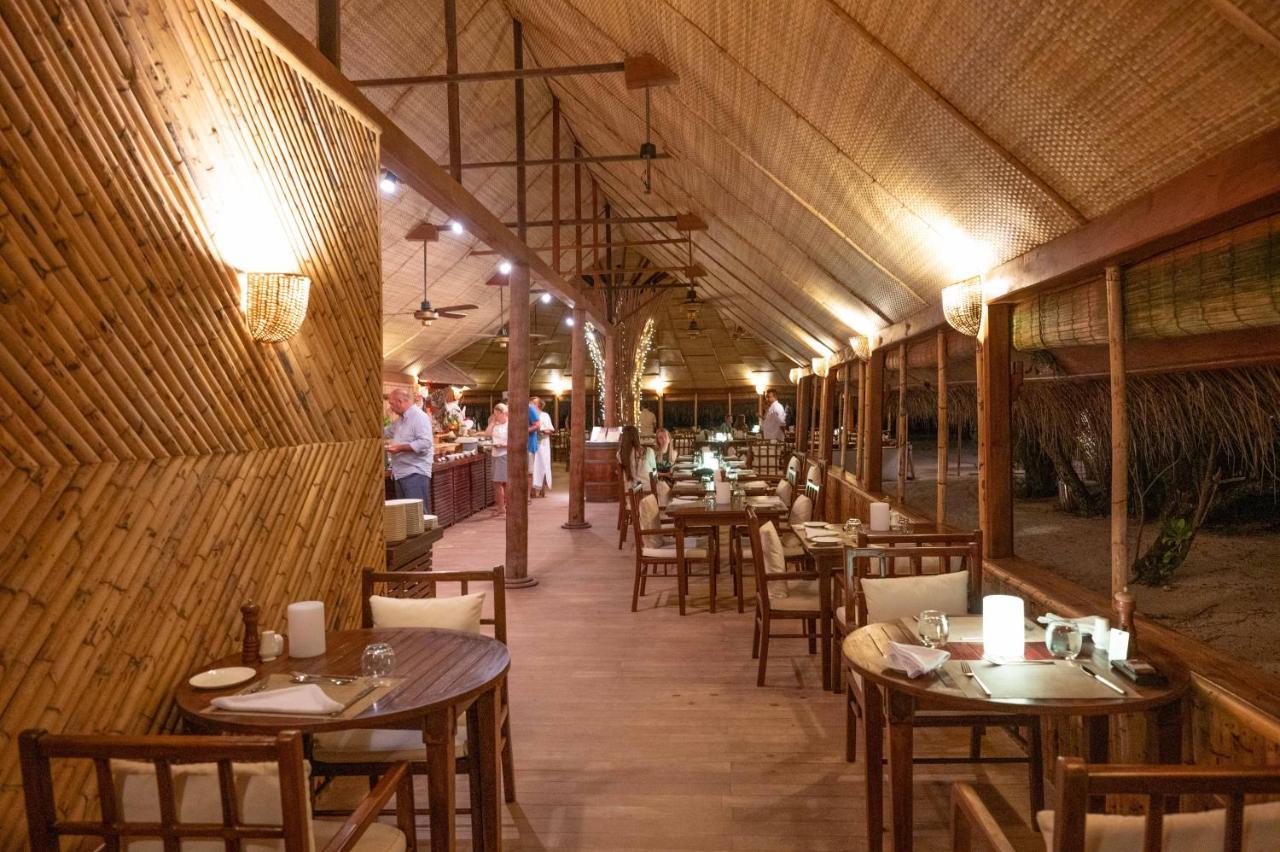 Station touristique Makunudu Island 4*